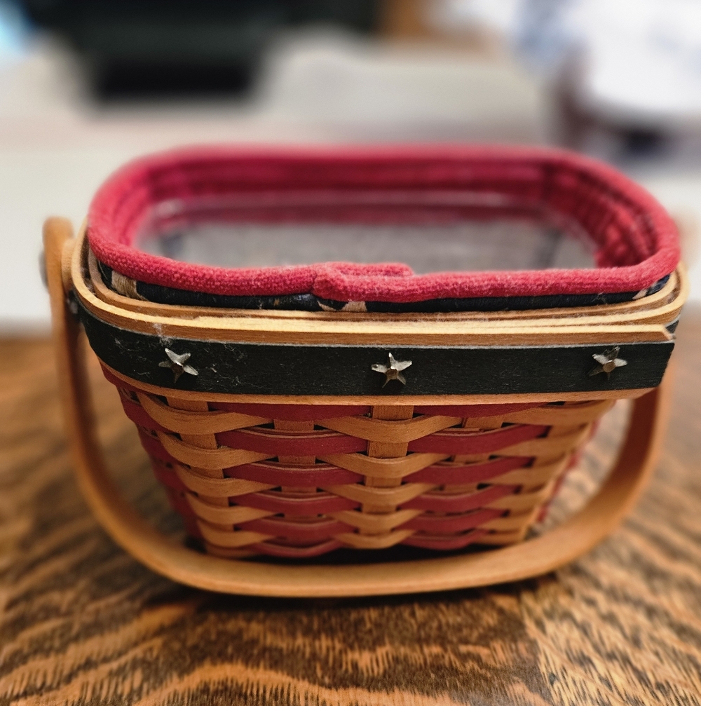 2001 Longaberger Inaugural Basket - Picture 3 of 4